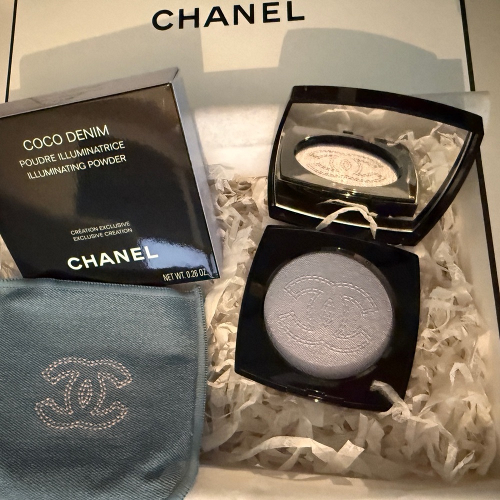 CHANEL Coco LIMITED EDITION Denim Illuminating Powder - Elegant Silver